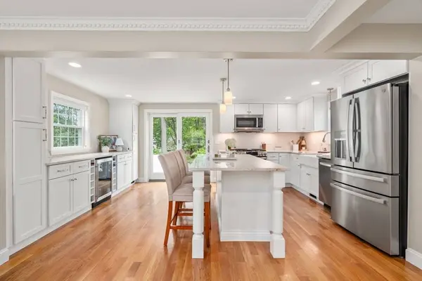 83 Shawmut St, Quincy, MA 02169