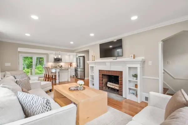 83 Shawmut St, Quincy, MA 02169