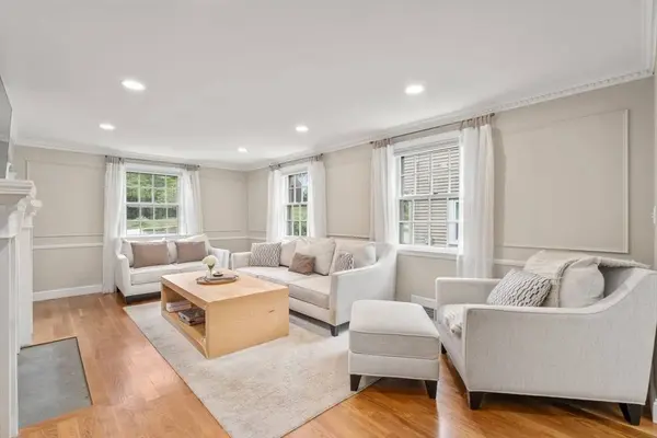 83 Shawmut St, Quincy, MA 02169