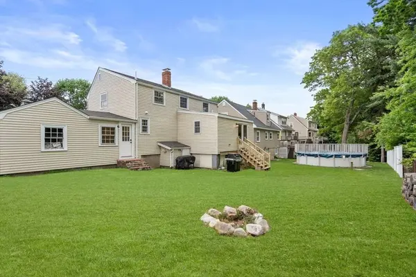 83 Shawmut St, Quincy, MA 02169