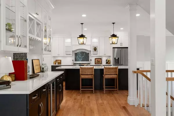 320 Lexington St, Waltham, MA 02452