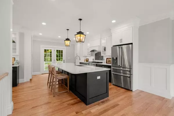 320 Lexington St, Waltham, MA 02452