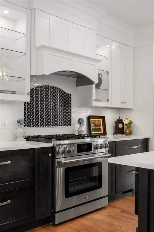 320 Lexington St, Waltham, MA 02452