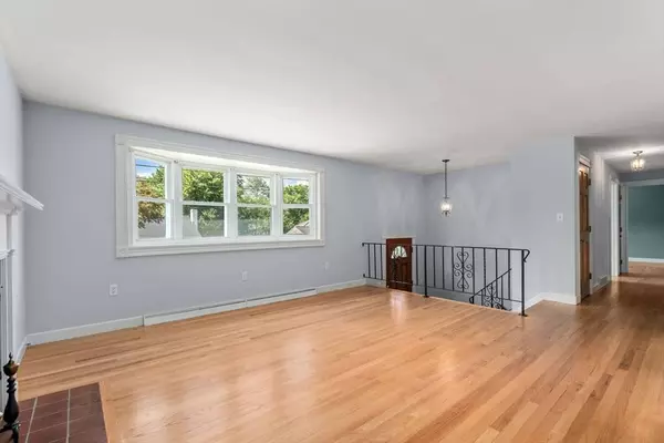 43 Bradford Rd, Weymouth, MA 02190