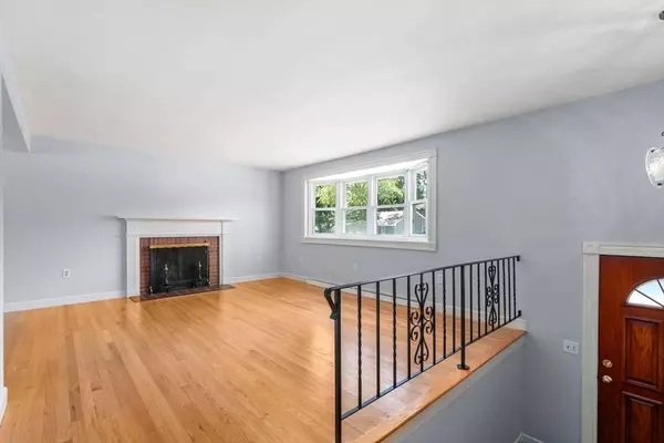 43 Bradford Rd, Weymouth, MA 02190