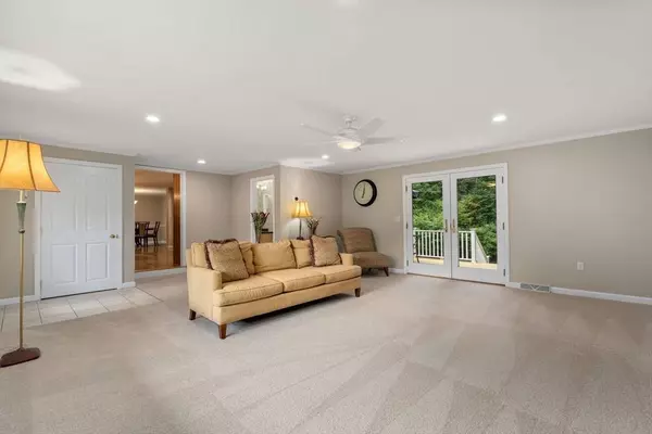 145 Gorwin Dr, Hanson, MA 02341