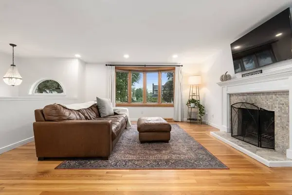 23 Loganberry Dr, Abington, MA 02351