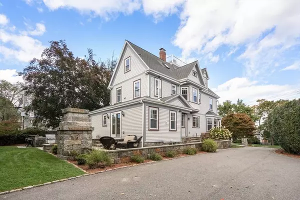 129 Grand View Ave, Quincy, MA 02170