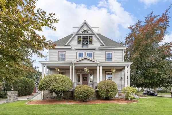 129 Grand View Ave, Quincy, MA 02170