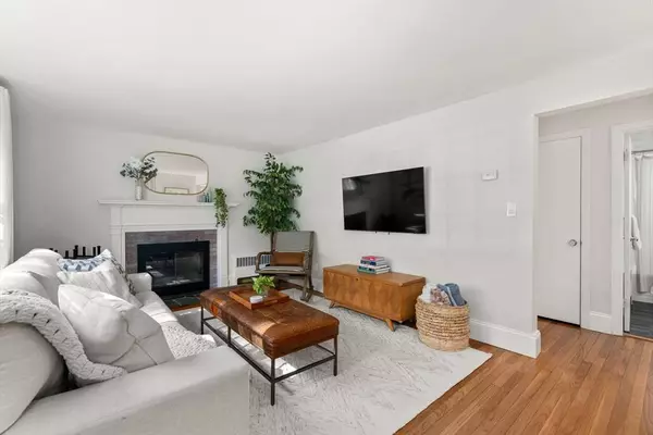 121 Hillside Ave, Quincy, MA 02170