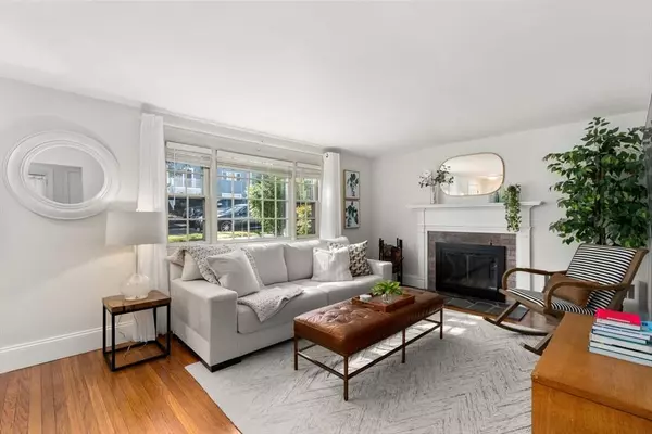 121 Hillside Ave, Quincy, MA 02170