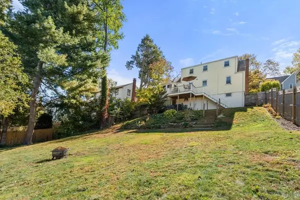 121 Hillside Ave, Quincy, MA 02170