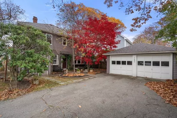 1421 Quincy Shore Dr, Quincy, MA 02169