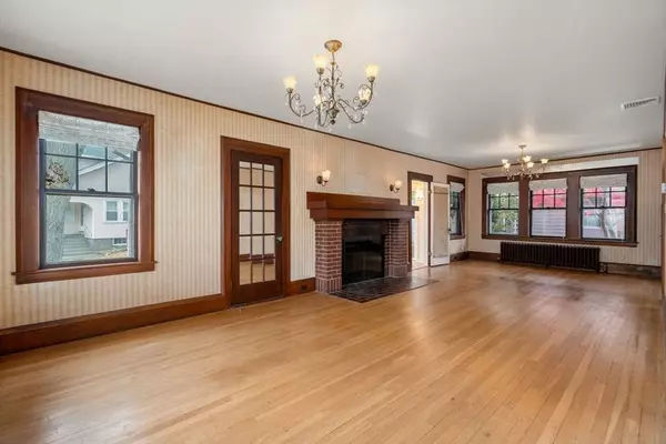 1421 Quincy Shore Dr, Quincy, MA 02169