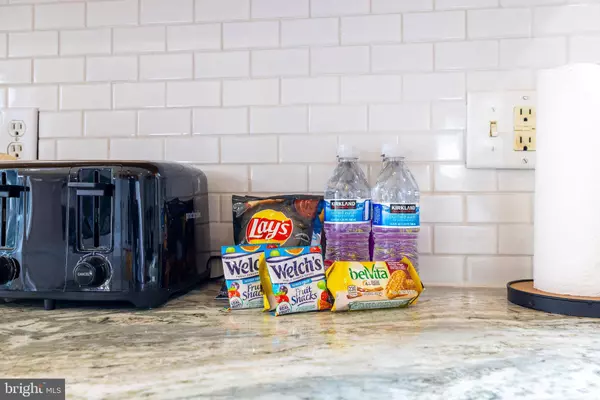 390 PAPER MILL RD, Newark, DE 19711