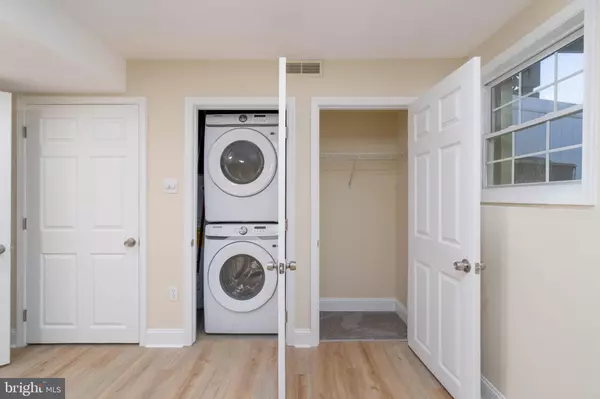 32 CHAMBORD DR, Newark, DE 19702