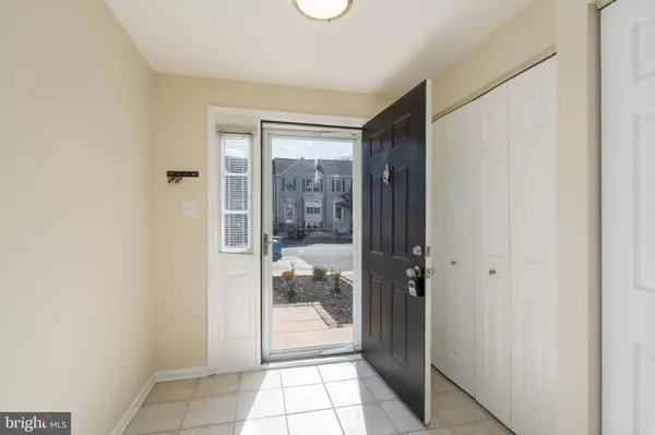 32 CHAMBORD DR, Newark, DE 19702