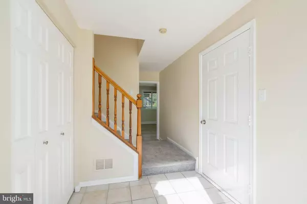 32 CHAMBORD DR, Newark, DE 19702