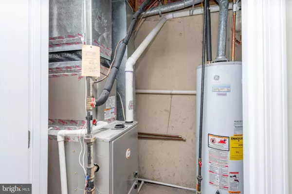 32 CHAMBORD DR, Newark, DE 19702