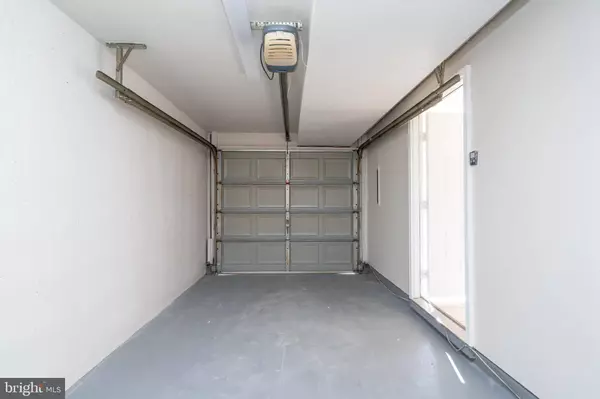 32 CHAMBORD DR, Newark, DE 19702