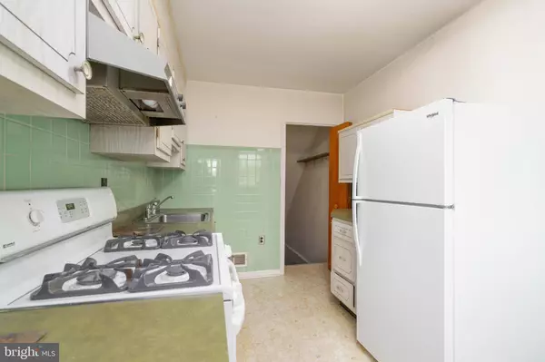 1016 CLAYTON RD, Wilmington, DE 19805