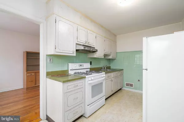 1016 CLAYTON RD, Wilmington, DE 19805