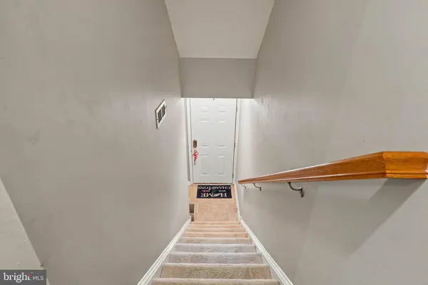 488 JACOBSEN DR, Newark, DE 19702