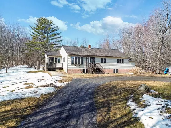 3530 Middle RD, Sidney, ME 04330