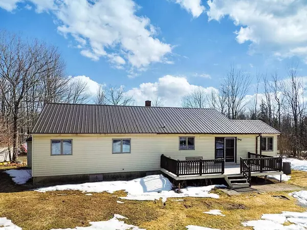 3530 Middle RD, Sidney, ME 04330