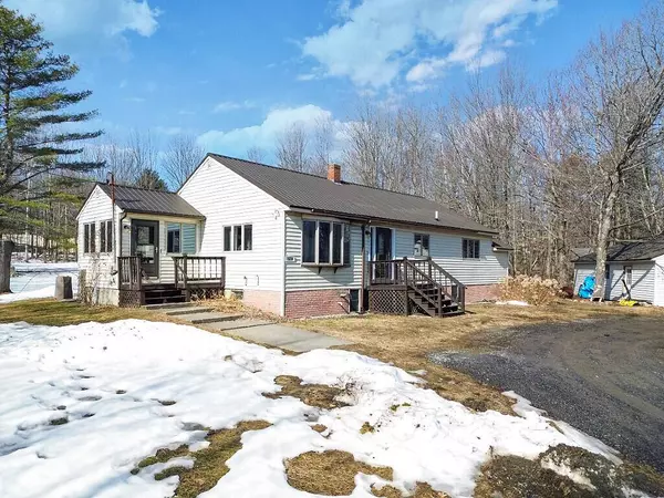 3530 Middle RD, Sidney, ME 04330