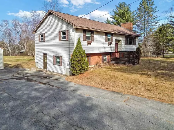 23 Patterson AVE, Winslow, ME 04901