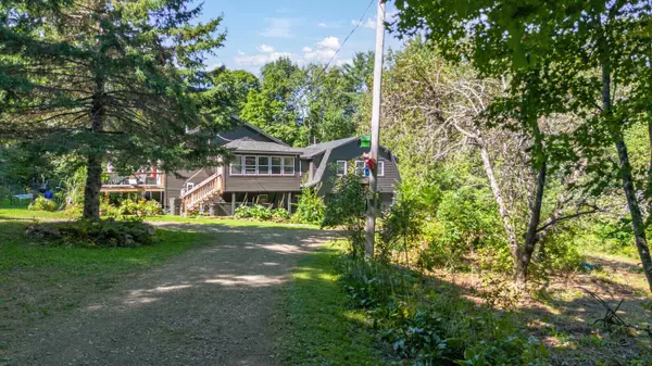 424 Ward Hill RD, Troy, ME 04987