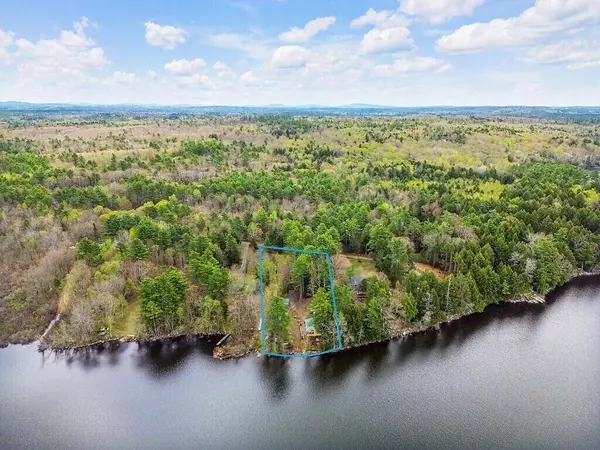 125 Park LN, China, ME 04358