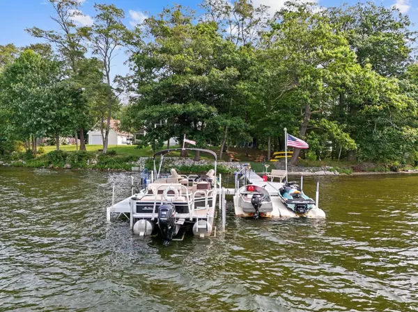 162 Lake View DR, Smithfield, ME 04978