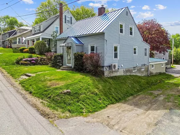 20 Donald ST, Waterville, ME 04901