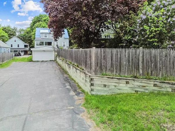 20 Donald ST, Waterville, ME 04901