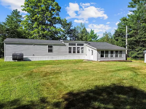 460 Coopers Mills RD, Windsor, ME 04363