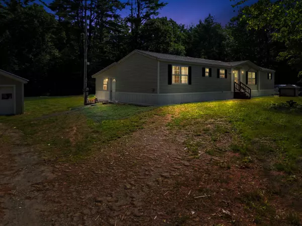 460 Coopers Mills RD, Windsor, ME 04363