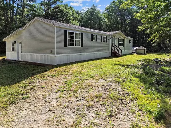 460 Coopers Mills RD, Windsor, ME 04363