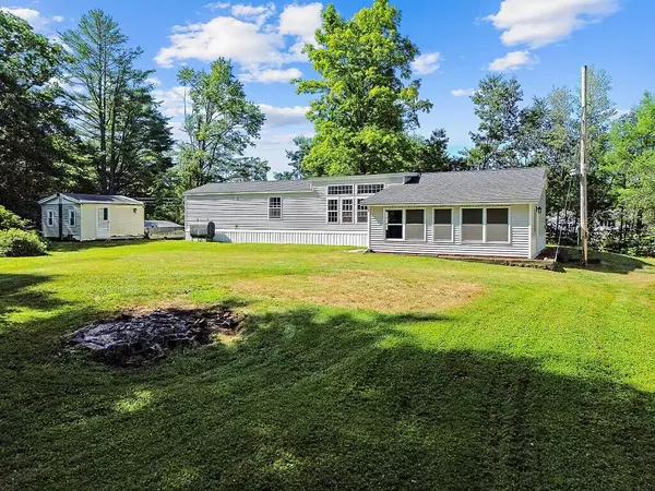 460 Coopers Mills RD, Windsor, ME 04363