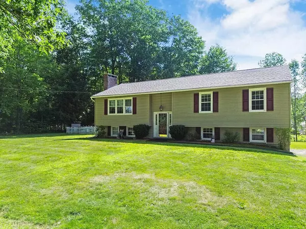 5 Frankwood DR, Winslow, ME 04901