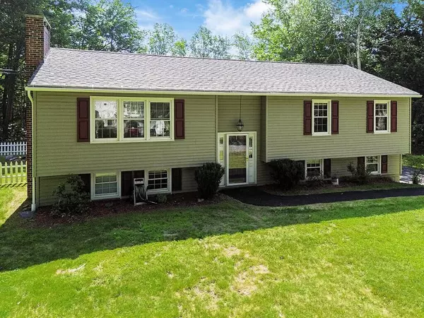 5 Frankwood DR, Winslow, ME 04901