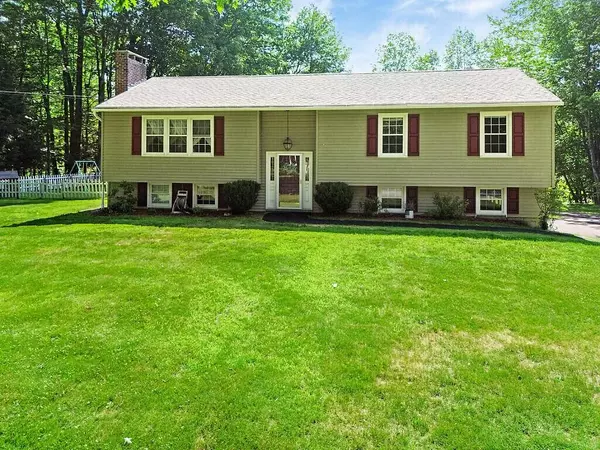 5 Frankwood DR, Winslow, ME 04901