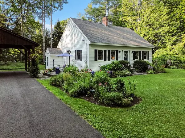 11 Lewis RD, Sidney, ME 04330