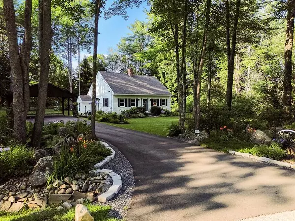 11 Lewis RD, Sidney, ME 04330