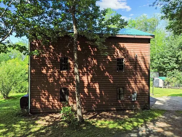 18 Fitzsimmons RD, Canaan, ME 04924