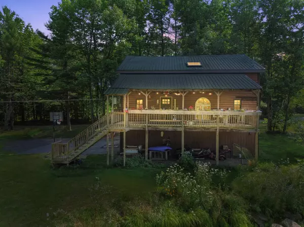 18 Fitzsimmons RD, Canaan, ME 04924