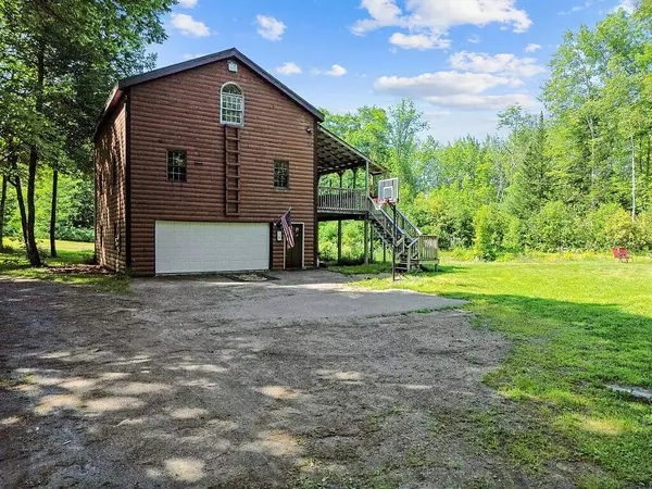 18 Fitzsimmons RD, Canaan, ME 04924
