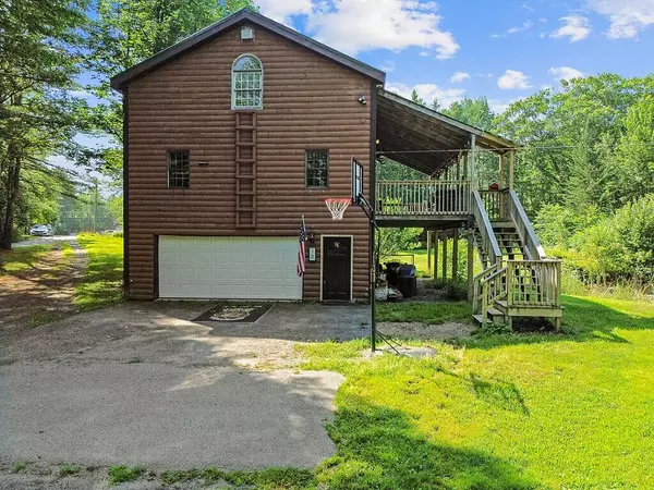 18 Fitzsimmons RD, Canaan, ME 04924