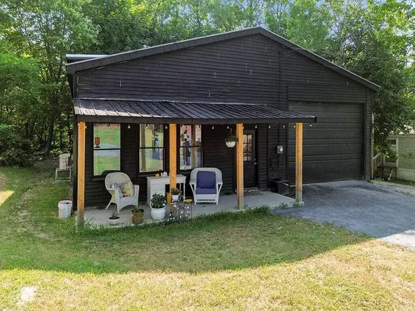 10 Maxim ST, Madison, ME 04950